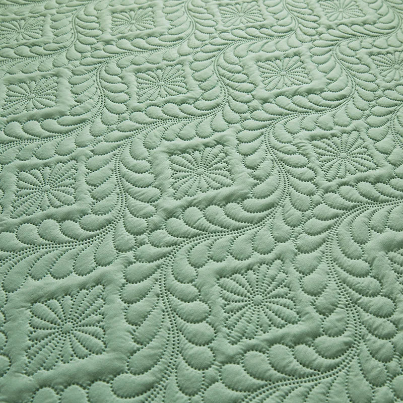 Quilted Waterproof Mattress Cover Embossed Bedding Mattress Protector Anti-mite Anti-bacterial Fitted Bed Sheet No Pillowcase