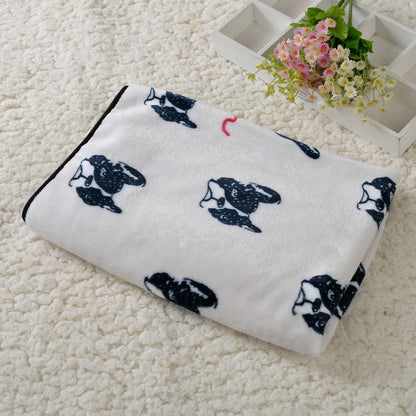 Soft Flannel Dog Bed Blanket Pet Sleeping Pad Cat Dog Breathable Sofa Blanket Warm and Comfortable Sleeping Sheets Pet Supplies