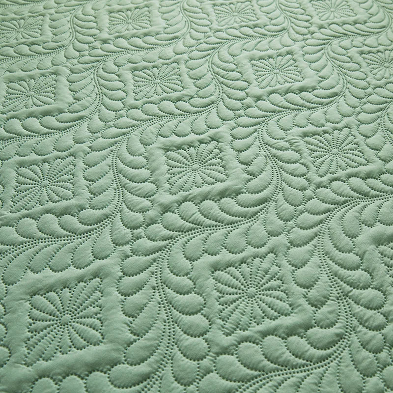 Quilted Waterproof Mattress Cover Embossed Bedding Mattress Protector Anti-mite Anti-bacterial Fitted Bed Sheet No Pillowcase