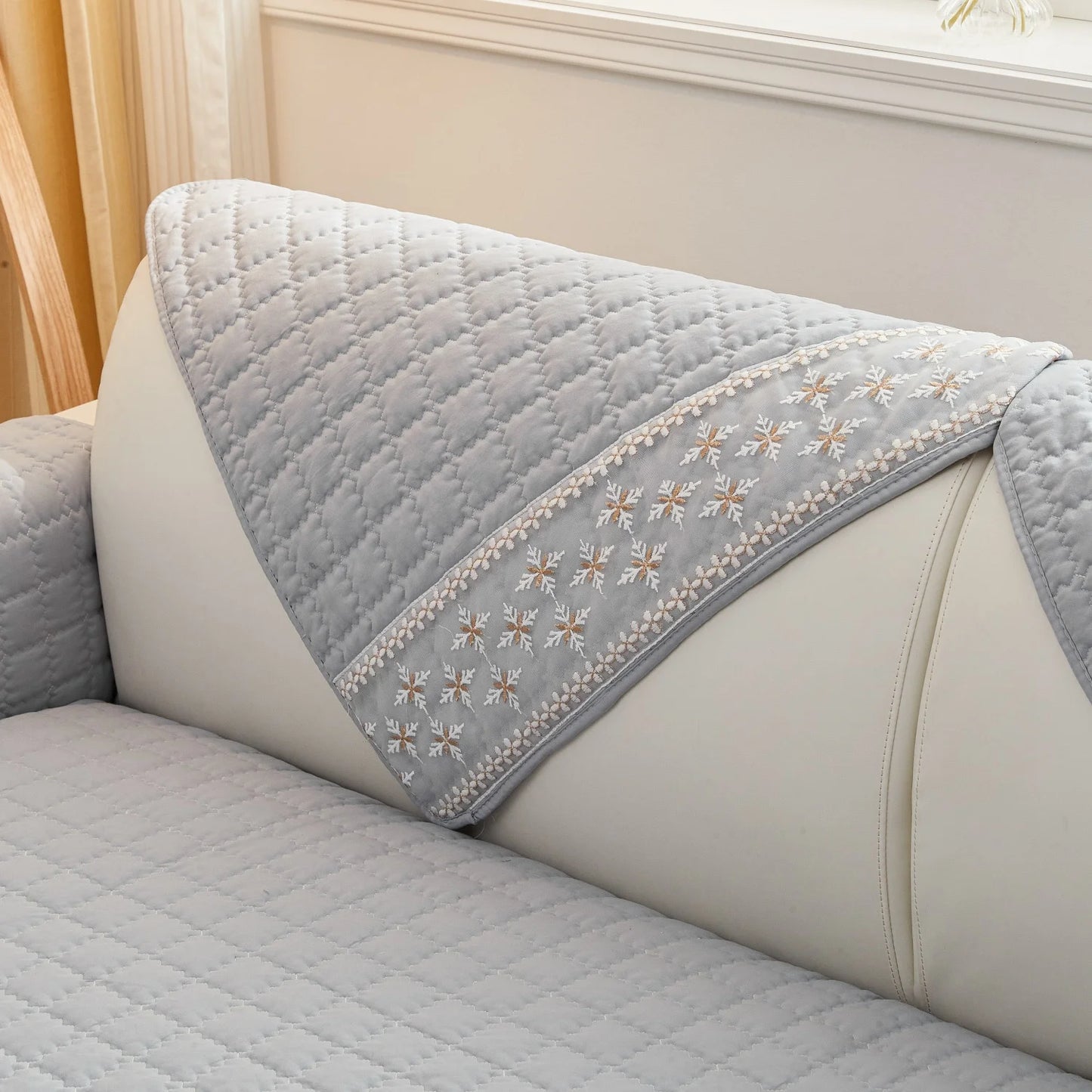 1pc Waffle Quilting Four Season Anti-Slip Sofa Cover With Snowflake Lace Decor, Couch Cover Blanket Modern Living Room