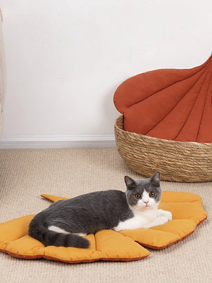 Cat Mattress Leaf Shape Cat Nest Cat and Dog Double-Sided Available Floor Mat Cover Pad Warm and Comfortable Cartoon Cat Bed Ind