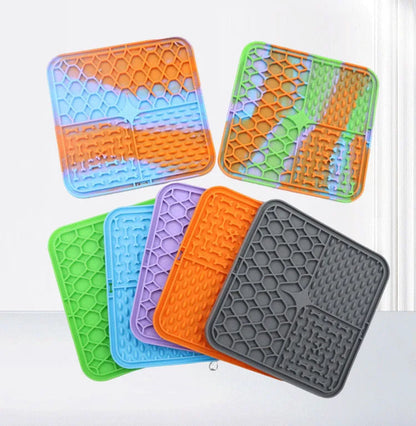 Pet Lick Silicone Mat for Dogs Pet Slow Food Plate Dog Bathing Distraction Silicone Dog Sucker Food Training Dog Feeder Supplies