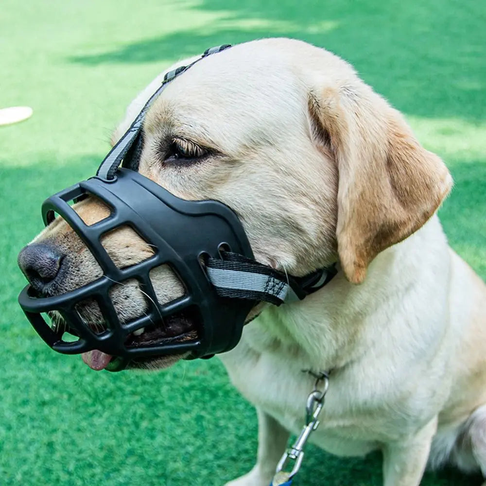 Anti-Biting Adjustable Dog Muzzle Fashion Breathable With Reflective Strip Dog Mouth Cover Plastic Can Drink Water