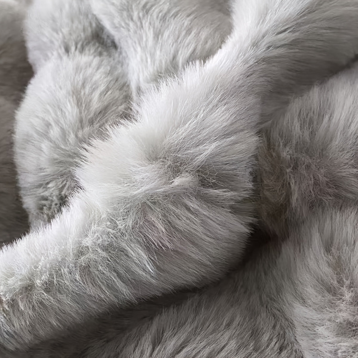 3pcs Simple Solid Color Super Soft Imitation Rabbit Hair Quilt Cover 1 Quilt Cover + 2 Pillowcases, No Core, Polyester, Machine Washable, Comfortable All Seasons, Zipper Closure, Soft and Warm Home and Hotel Bedding